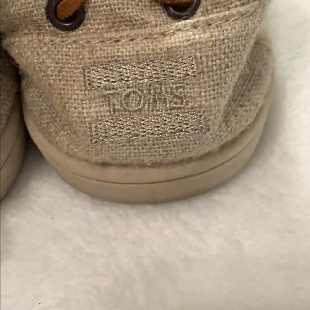 TOMS - Picture 2 of 7